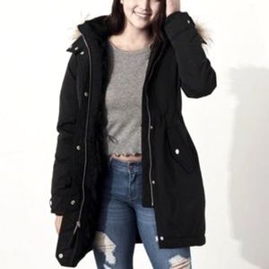 **SOLD** HOLLISTER COZY LINED DOWN FILL PARKA!!